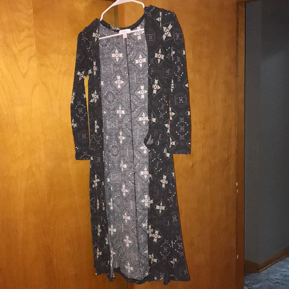LulaRoe Sarah long sleeve cardigan
